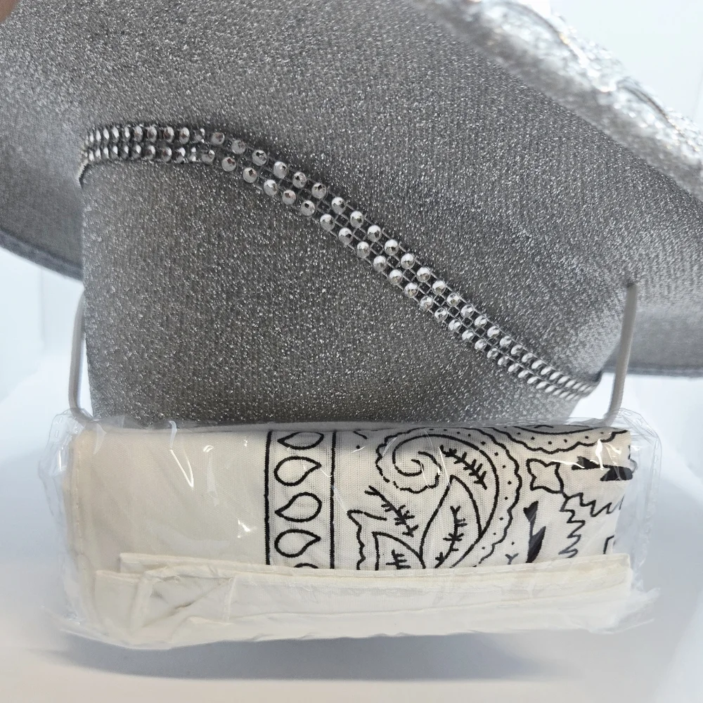 Silver Sparkley Cowgirl Hat Glitter and Sequin with‎ Bandana and Heart Glasses
